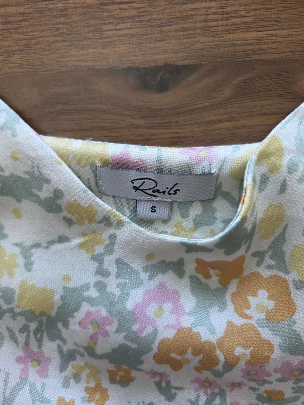 Rails Paolo Summer Meadow Floral Print V-Neck Satin Camisole Top, Size Small - Picture 5 of 8